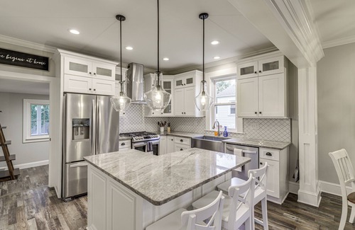 London House | Modern Comfort Near Columbus: Home w/Yard & Porch