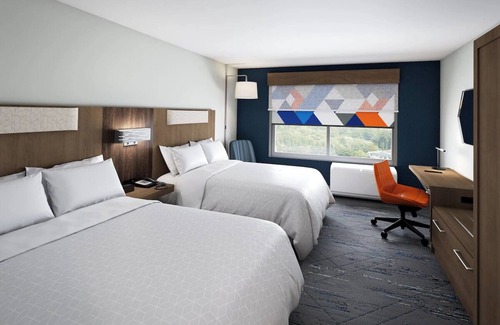 West Kissimmee House | Modern Comfort Near Disney with Free Parking, Gym, and Daily Breakfast