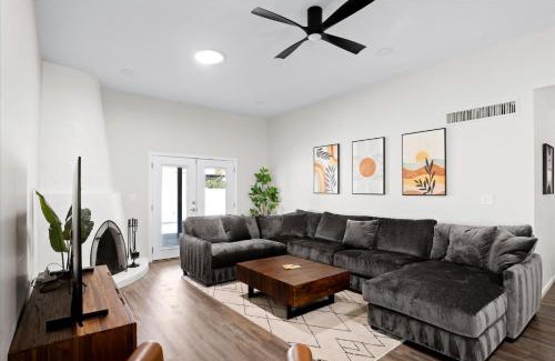 Litchfield Park House | Modern Comfort Pool BBQ Prime Location