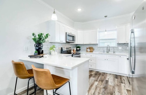 Surfside Beach House | Modern, Comfortable & Right Down from Beach!