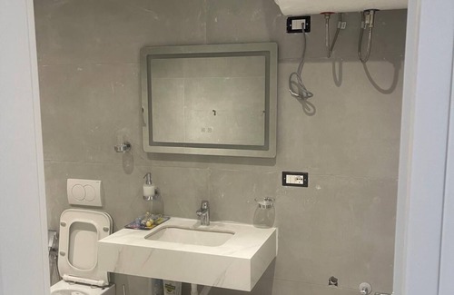 Kodrra Apartment | Modern, comfortable apartment close to all the amenities, walking distance apart