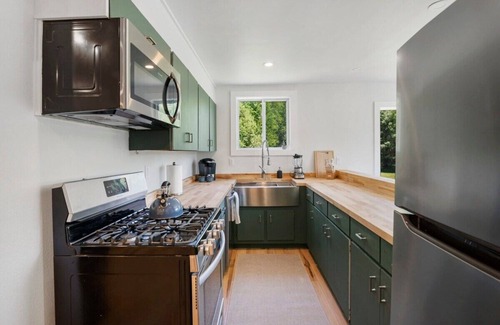 Stowe Condo | Modern Condo Filled with Natural Sunlight