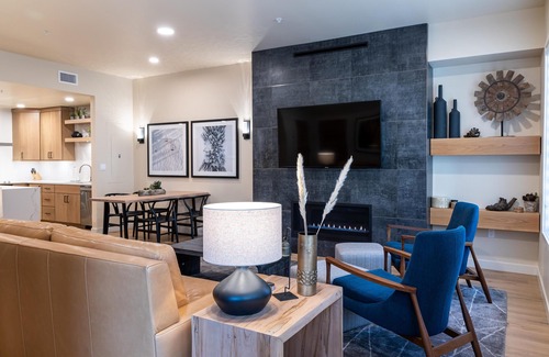 Tamarack Resort Condo | Modern Condo|Great location|Close to Skiing|PET FRIENDLY