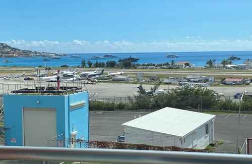 Maho Apartment | Modern condo in Maho,ocean&airport view, pool&gym, walk to Maho&Mullet beach