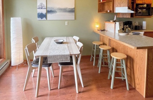 Bayfield Condo | Modern Condo Just Steps from the Lake