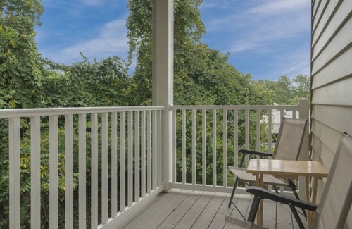 Houston - Harrell Apartment | Modern Condo Next to Downtown & Stadium