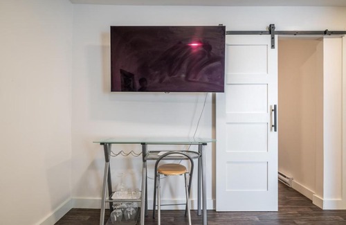Bedford Apartment | Modern Contemporary 2 Bedroom Suite