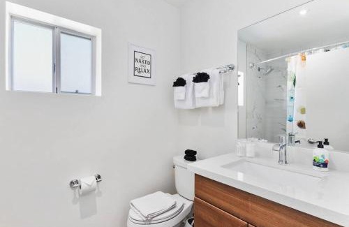 Roosevelt Apartment | Modern Contemporary Living in DTPH - Poolside.