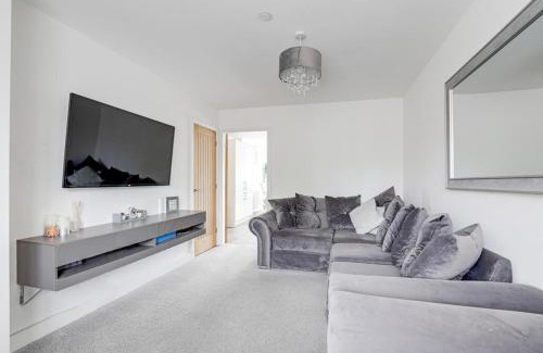 Chester House | Modern contemporary with parking