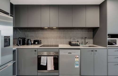 Bruce Apartment | Modern Convenient 2-BR with Lakeside View