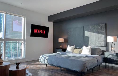 Hollywood Apartment | Modern Cosmopolitan APT Mid Hollywood with Free Parking 10mins to Universal Studios