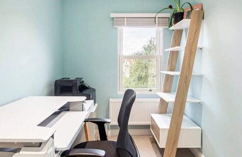Ealing Common Apartment | Modern, Cosy and Bright 1 Bedroom Apartment in Ealing
