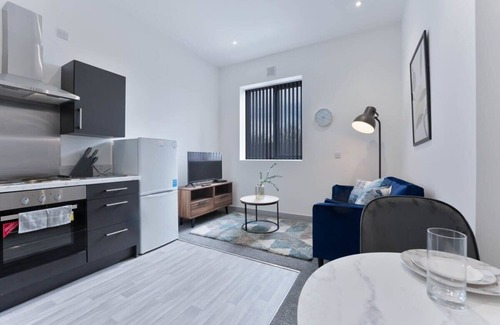 Brierley Hill Apartment | Modern & Cosy Budget 1 Bedroom Flat in Dudley