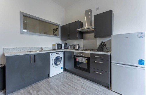 Brierley Hill Apartment | Modern & Cosy Budget 1 Bedroom Flat in Dudley