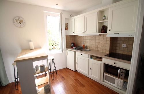 Centre Apartment | Modern, cosy duplex on a mobility lease - practical and ideal just 2 steps from Paris!