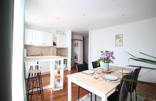 Centre Apartment | Modern, cosy duplex on a mobility lease - practical and ideal just 2 steps from Paris!