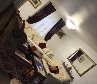 West Harrow House | Modern cosy room with private bathroom