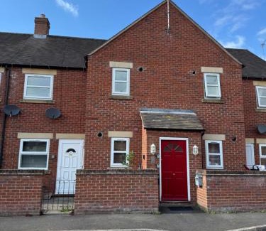 Market Drayton Apartment | Modern cosy sleeps 5 first floor central MD2