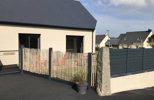 Barneville-Carteret Cottage | Modern Cottage with Garden, Near the Beach - Internet and Parking Included