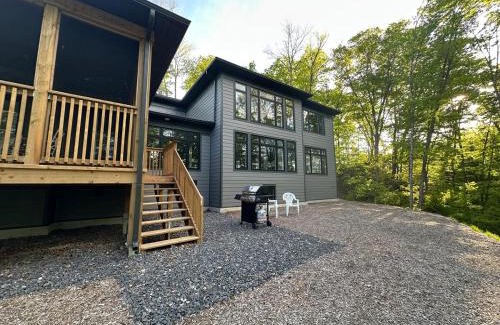 Dwight Villa | Modern Cottage Algonquin, Muskoka