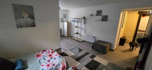 Chassenon House | Modern Countryside Bungalow, Ensuite Rooms, Garden