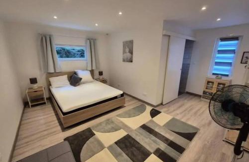 Chassenon House | Modern Countryside Bungalow, Ensuite Rooms, Garden