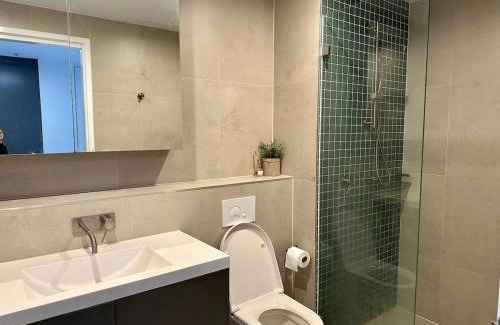 Belconnen Apartment | Modern & Cozy Apt CBR Free Parking