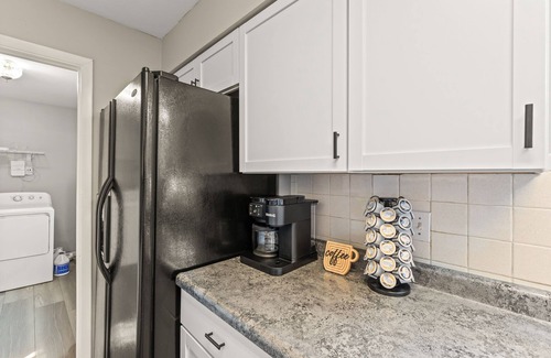 Beavercreek House | Modern & Cozy Beavercreek Retreat - 3BR Home w/Patio – Sleeps 8