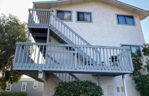 Carpinteria Apartment | Modern & Cozy Gem ~ Walk to the Beach ~ Queen Beds