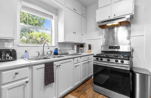 Sayles Blvd. Area House | Modern & Cozy, Sleeps 6 w/Coffee Bar