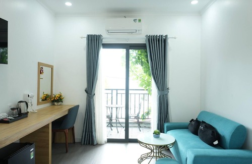 District 12 House | Modern Cozy Suite | Free WiFi & Parking Included