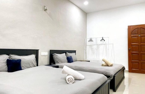 Central Seberang Perai House | Modern Cozy Sweet House 4 ROOM 10pax@ALMA BM