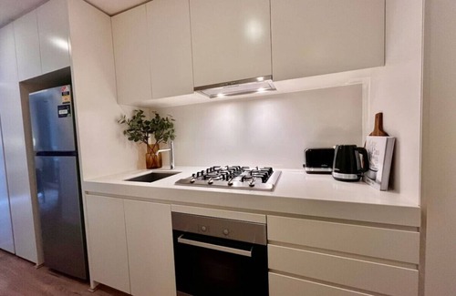 Richmond North Apartment | Modern Cozy Vibes in the Centre of Richmond”