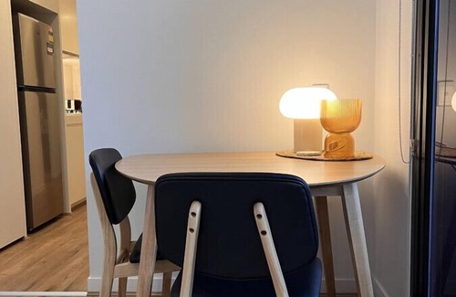 Richmond North Apartment | Modern Cozy Vibes in the Centre of Richmond”