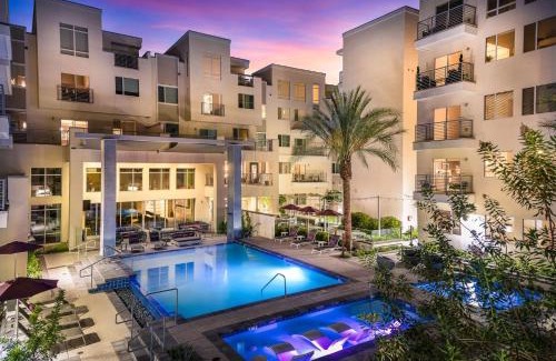 Camelback East Apartment | Modern CozySuites - paradise under the palm trees!