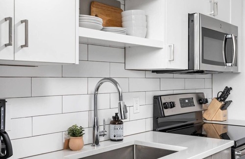 Cole-Noble District Apartment | Modern CozySuites Studio Apartment