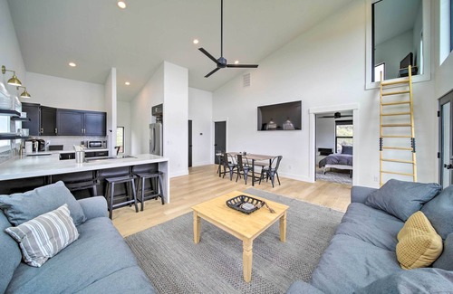 Davenport House | Modern Davenport Home w/Water View & Grill!