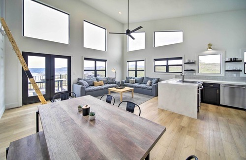 Davenport House | Modern Davenport Home w/Water View & Grill!