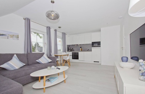 Gross Zicker Apartment | Modern vacation apartment with garden - Haus Inselwind FeWo MEERbucht