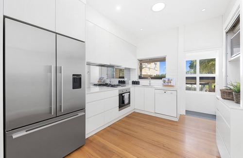 Maroubra South House | Modern Delightful Home close to Sydney CBD & Beach