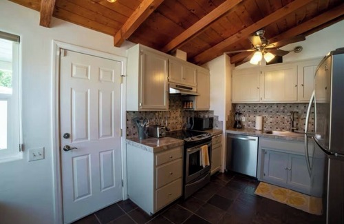 La Quinta Cove House | Modern Desert Escape w/Mountain Views 2BD#222624