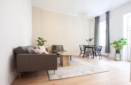 Mitte Apartment | Modern Design Apartment