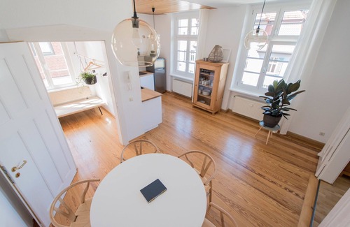 Weimar Condo | Modern design im klassischen Altbau