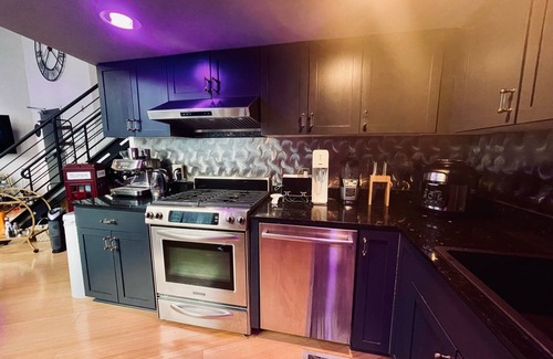 Rincon Hill Condo | Modern Design Loft on Guy Place + Garage Parking