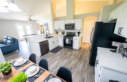 Greenacres House | Modern Design - Pool Table - Garage - EV Charging