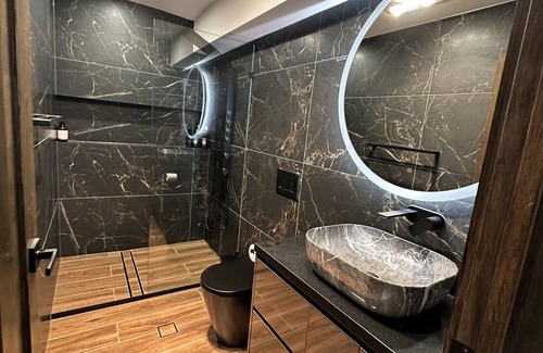 Denman Prospect Apartment | Modern & Designer Home. Private Entrance & Patio