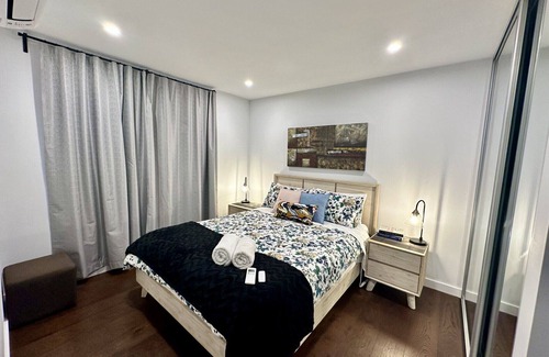 Denman Prospect Apartment | Modern & Designer Home. Private Entrance & Patio