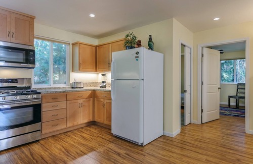 Cedar Ridge House | Modern Detached Newly Built Guest House