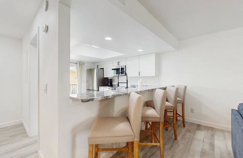 Treasure Island House | Modern dog friendly townhome, close to the Gulf and beaches, shopping & dining