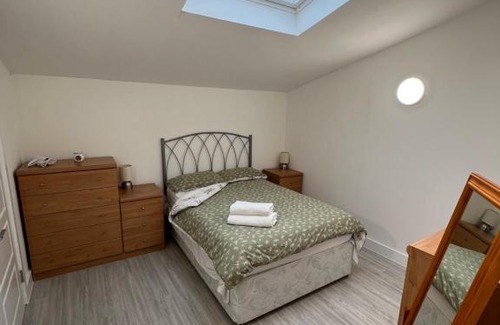 Higham Hill House | Modern double room with en suite